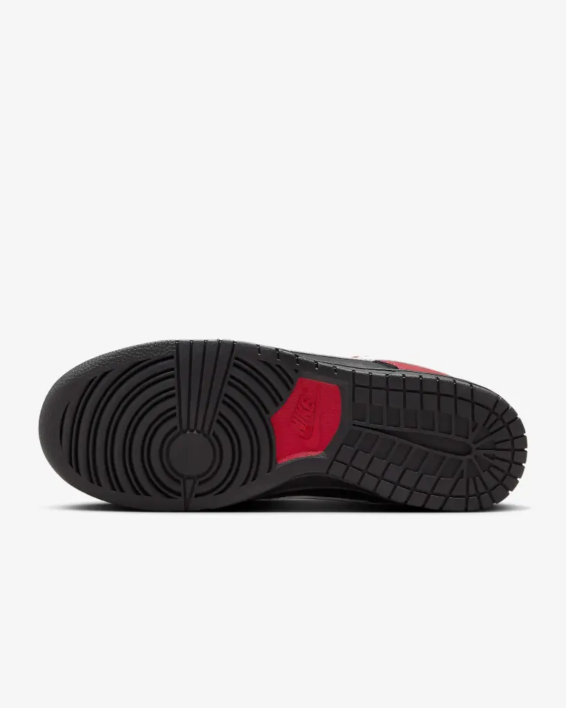 nikedunk gymred2.webp