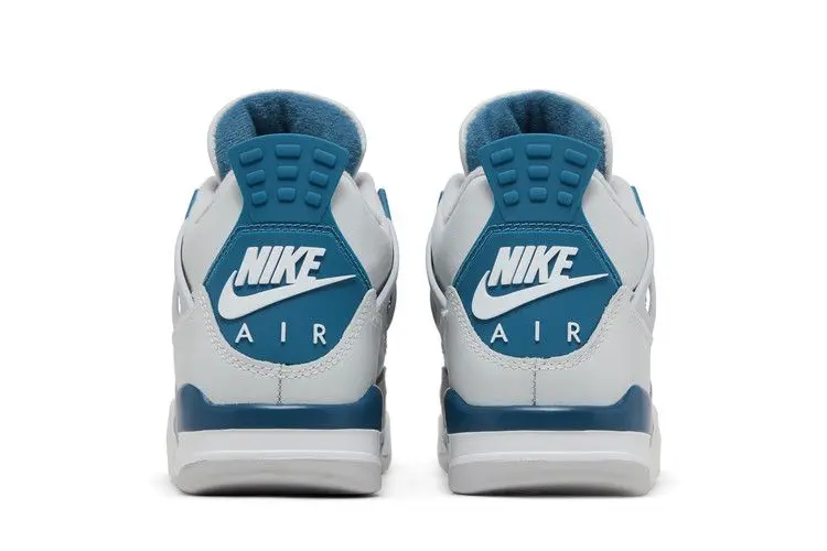 nikeretro4 militaryblue3.webp