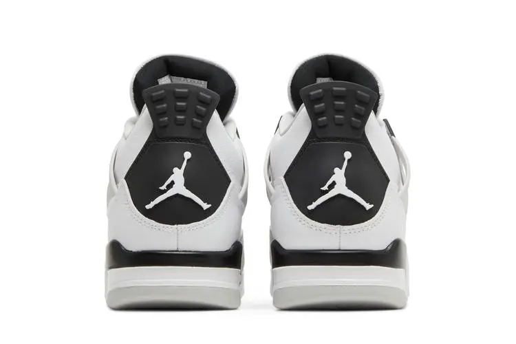 nikeretro4 militaryblack3.webp