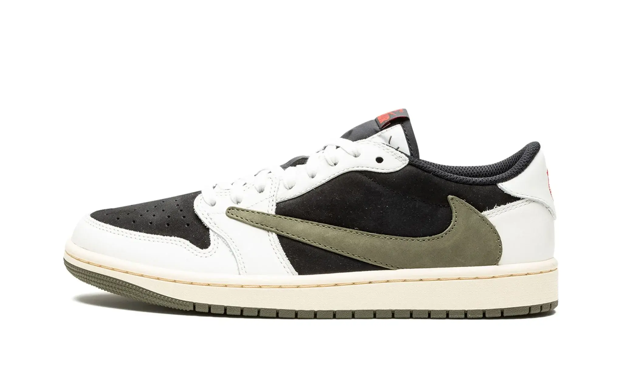 niketravis olive6.webp