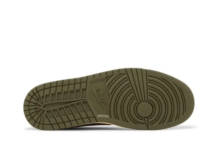 niketravis olive3.webp